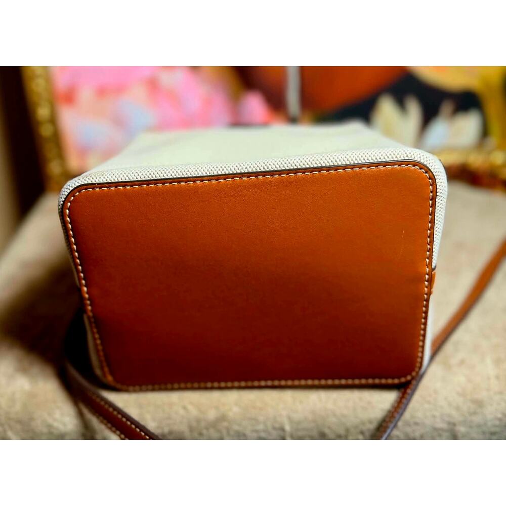 Tory Burch Blake Canvas Bucket Bag โ Natural & Classic Cuoio - NWOT - Picture 5 of 7